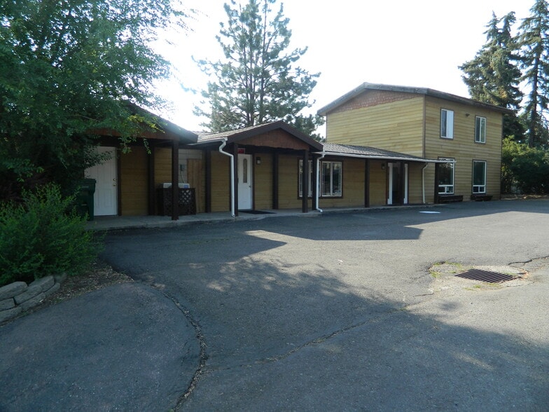 Primary Photo Of 2345 Biehn St, Klamath Falls Healthcare For Sale