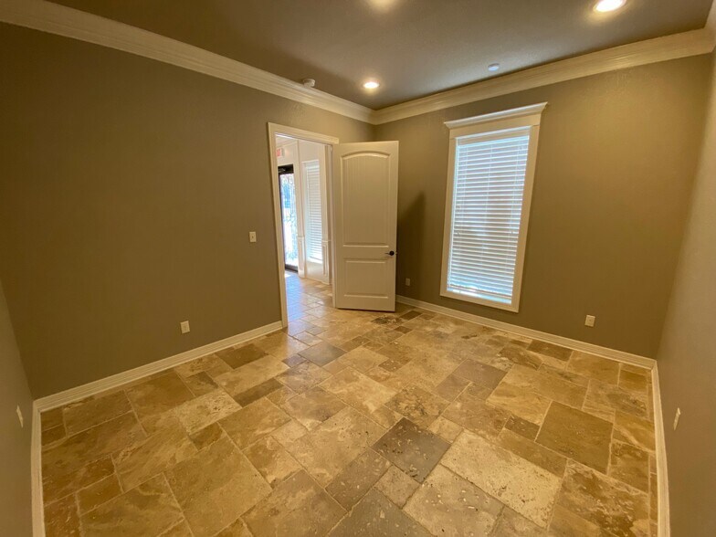 More Photos Of 15488 Fm 2493, Tyler Medical For Lease