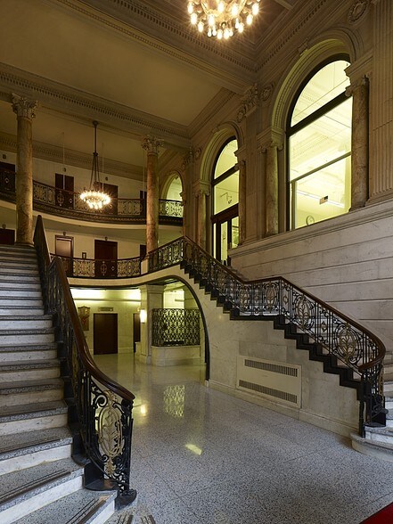 More Photos Of 120 E Washington St, Syracuse Loft Creative Space For Lease