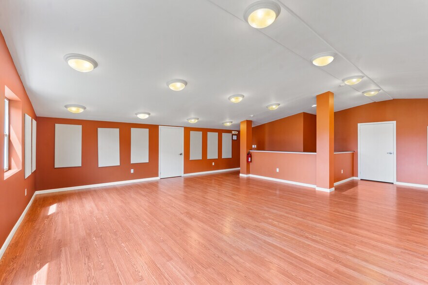 More Photos Of 4647 Reservoir Rd, Geneseo Flex For Sale