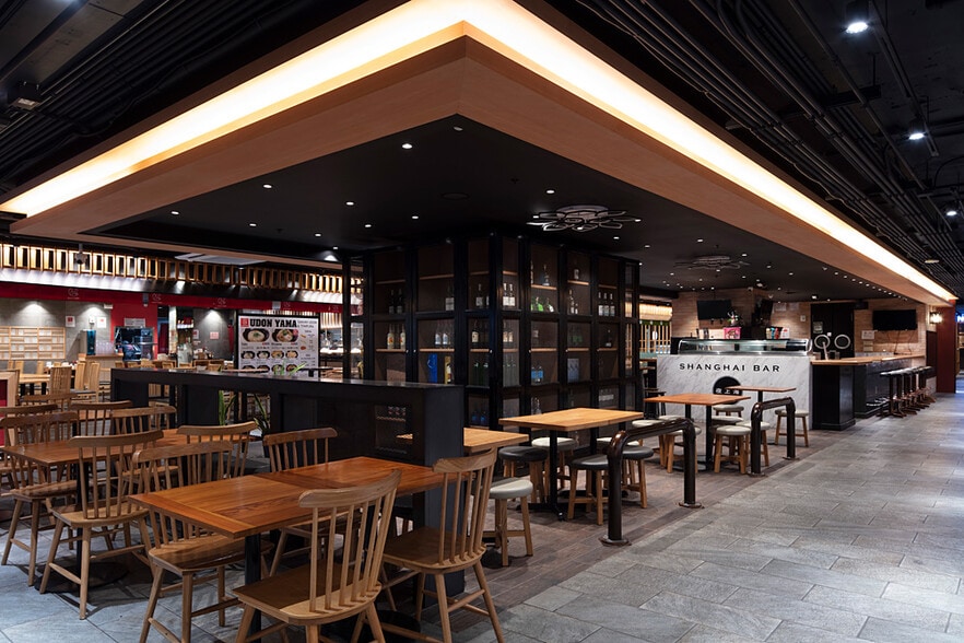 More Photos Of 2250 Kalakaua Ave, Honolulu Restaurant For Lease