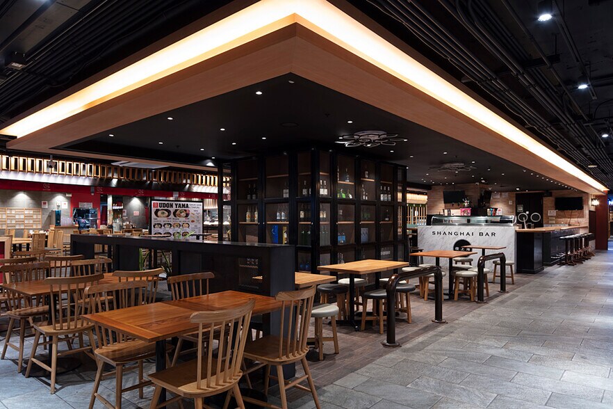 More Photos Of 2250 Kalakaua Ave, Honolulu Restaurant For Lease