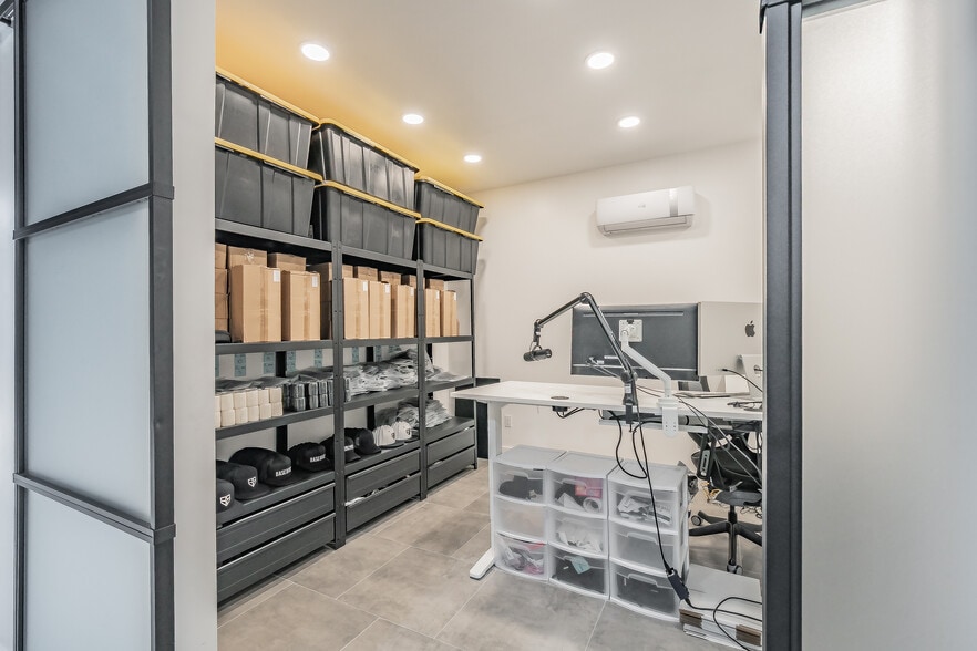 More Photos Of 13053 Harmon Rd, Fort Worth Warehouse For Sale