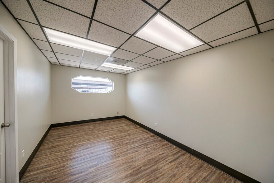 More Photos Of 1410 Rankin Hwy, Midland Office For Sale