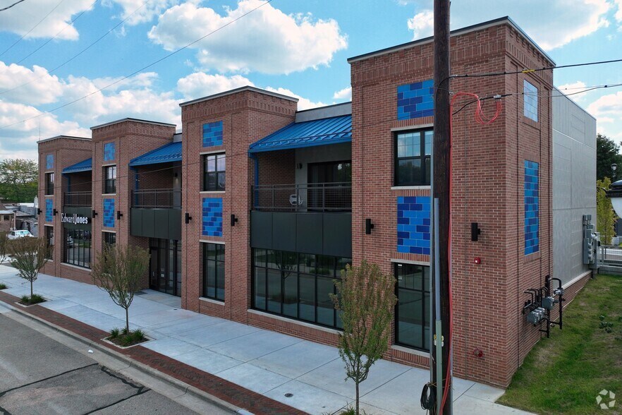 More Photos Of 113 Mill St, Fenton Storefront Retail Residential For Lease