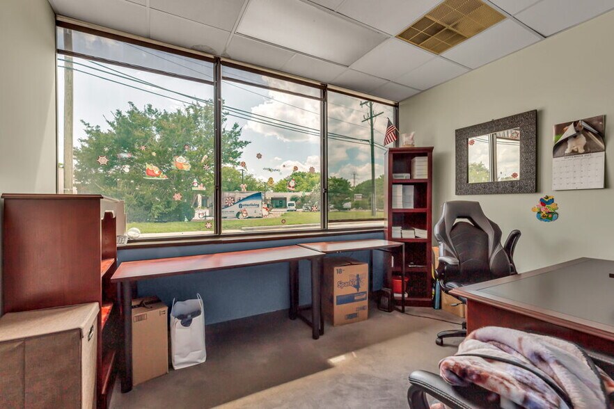More Photos Of 115 Pomona Dr, Greensboro Office Residential For Lease