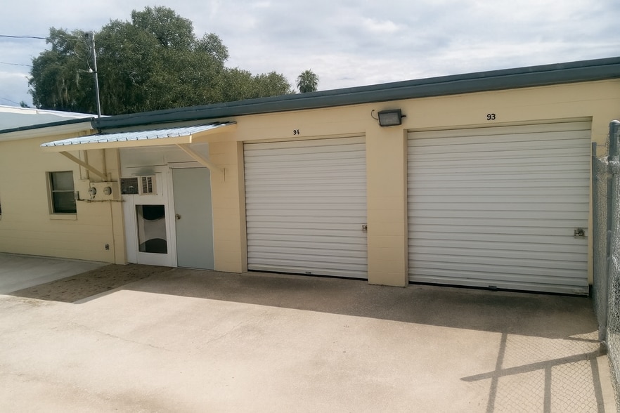 More Photos Of 3804 SE Lake Weir Ave, Ocala Flex For Lease