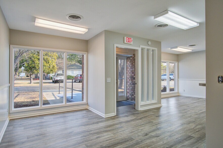 More Photos Of 137 Cedar Dr, Saint Stephen Office For Sale