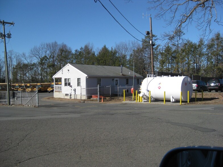 More Photos Of 5-40 Glen Rd, Manchester Warehouse For Lease