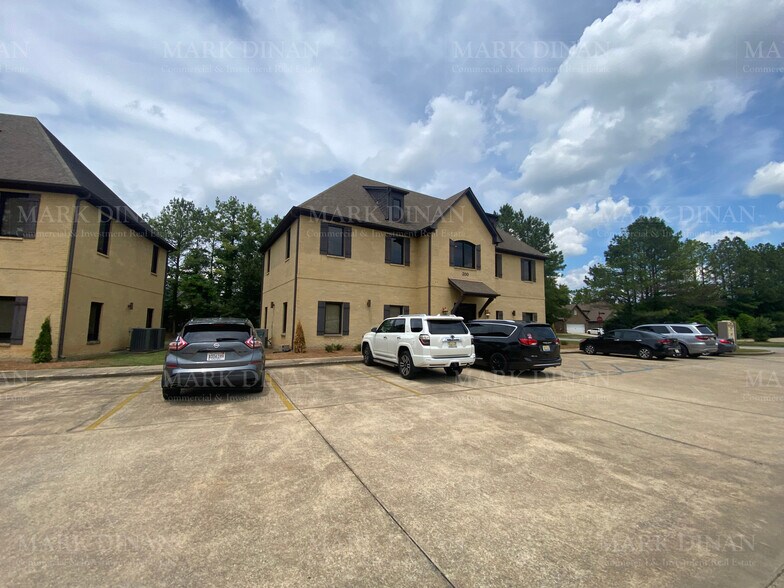 More Photos Of 200 Village Dr, Pelham Office For Sale