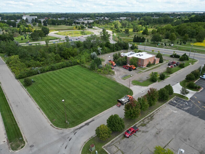 More Photos Of 513 N Telegraph Rd, Waterford Restaurant For Lease