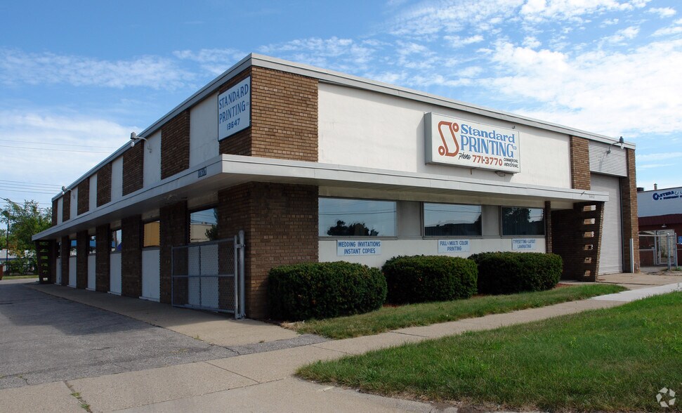 More Photos Of 13647 E 10 Mile Rd, Warren Warehouse For Lease