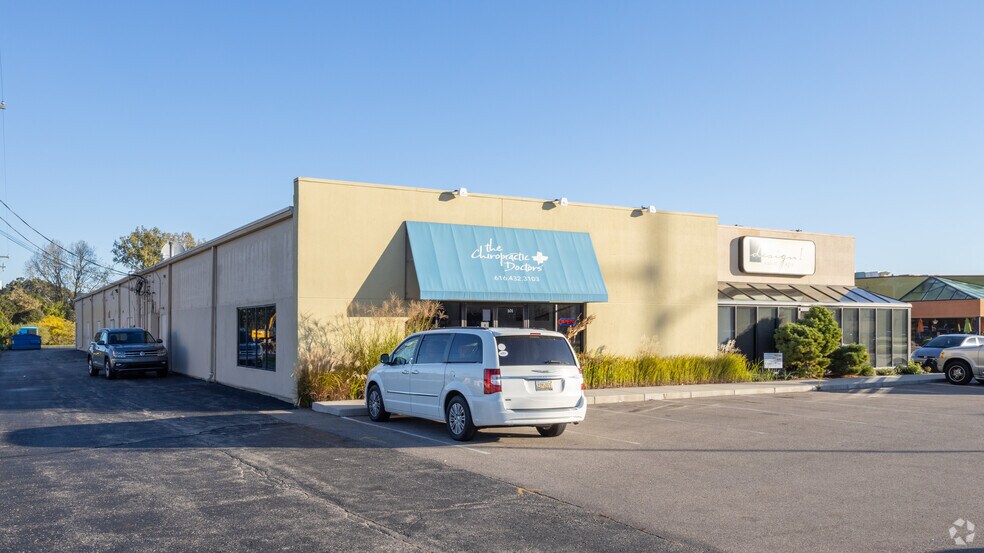 More Photos Of 5747 28th St SE, Grand Rapids Storefront For Lease