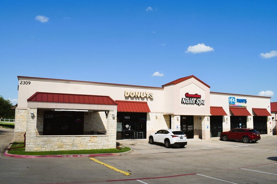 More Photos Of 2309 S Goliad St, Rockwall Unknown For Lease