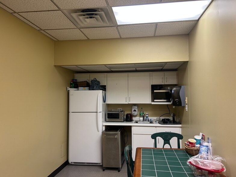 More Photos Of 8904 Cross Park Dr, Knoxville Medical For Lease