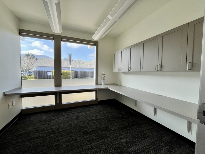 More Photos Of 626 Tamalpais Dr, Corte Madera Office For Lease
