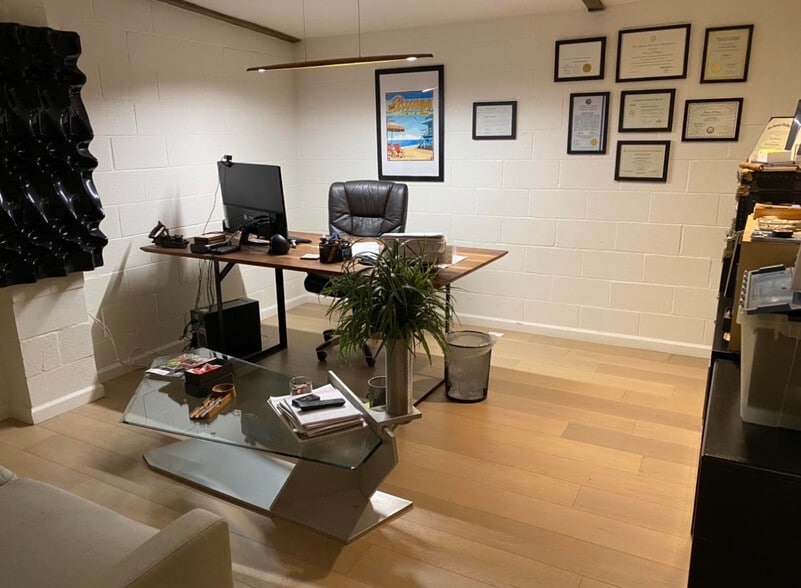 More Photos Of 127 Arena St, El Segundo Manufacturing For Lease