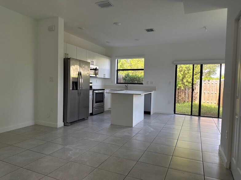 More Photos Of 28600 SW 132nd Ave, Homestead Apartments For Sale