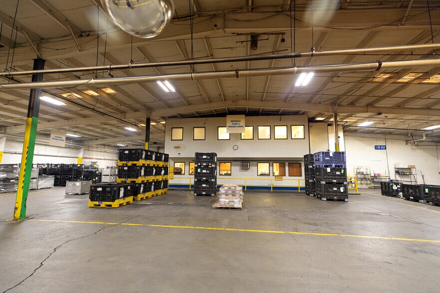 More Photos Of 2200 Empire Ave, Benton Harbor Warehouse For Lease