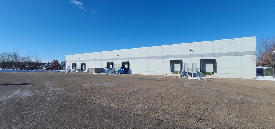 More Photos Of 2400 Pilot Knob Rd, Mendota Heights Light Manufacturing For Lease
