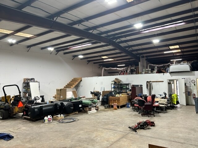 More Photos Of 85101 Commercial Park Dr, Yulee Flex For Lease