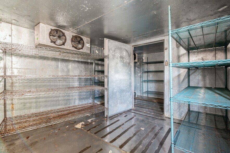 More Photos Of 62375 Rt-25, Southold Restaurant For Sale