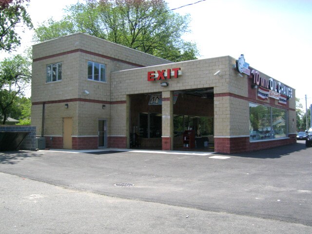 More Photos Of 693 Peninsula Blvd, Hempstead Auto Repair For Sale