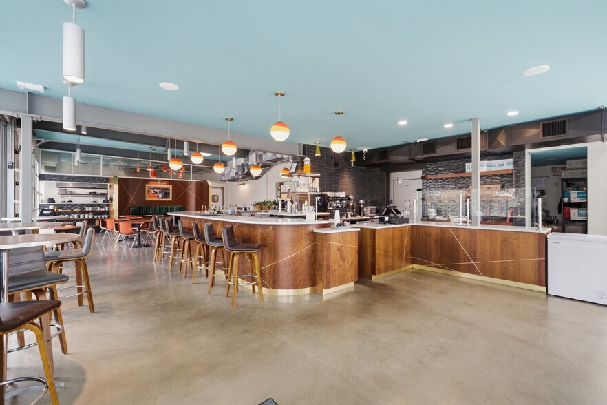 More Photos Of 1026 Poyntz Ave, Manhattan Auto Repair For Sale