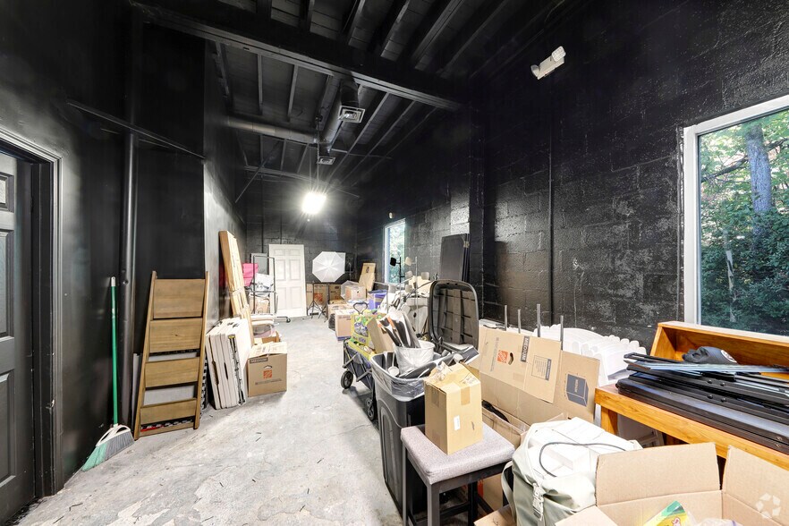 More Photos Of 631 N Central Ave, Atlanta Storefront For Sale