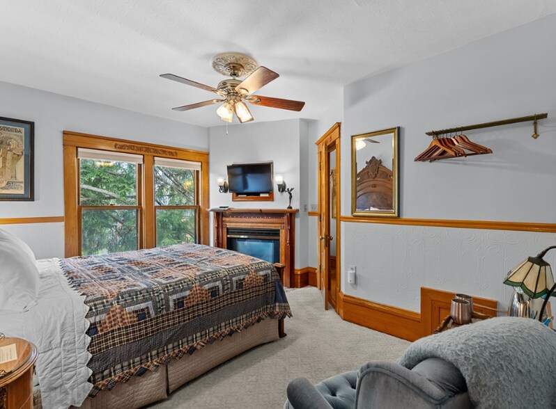 More Photos Of 908 Michigan St, Sturgeon Bay Hospitality For Sale