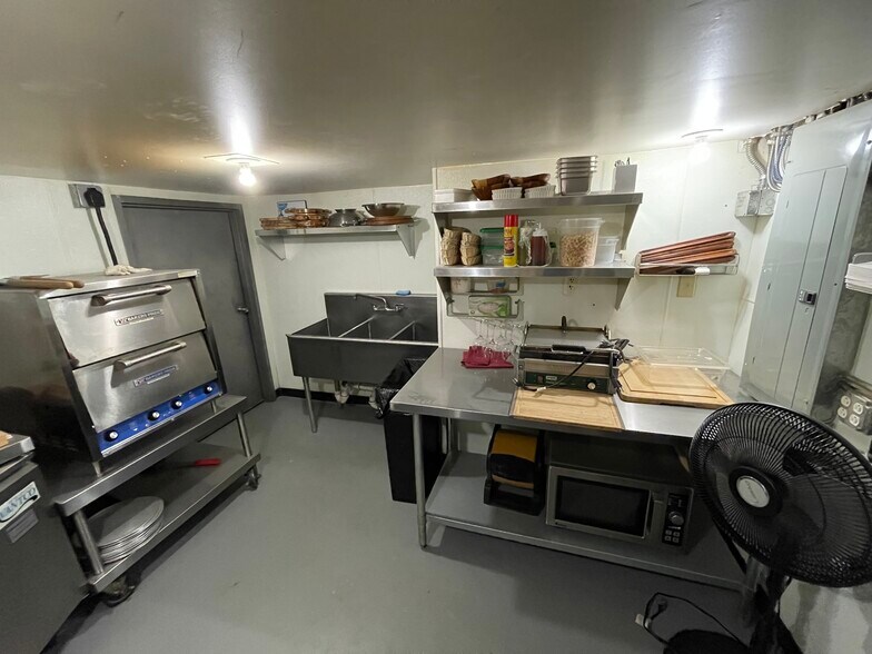 More Photos Of 10 Marble Ave, Pleasantville Bar For Lease