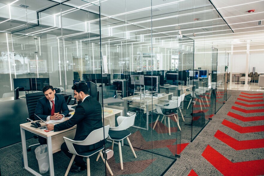 More Photos Of 975 N Miami Beach Blvd, North Miami Beach Coworking Space