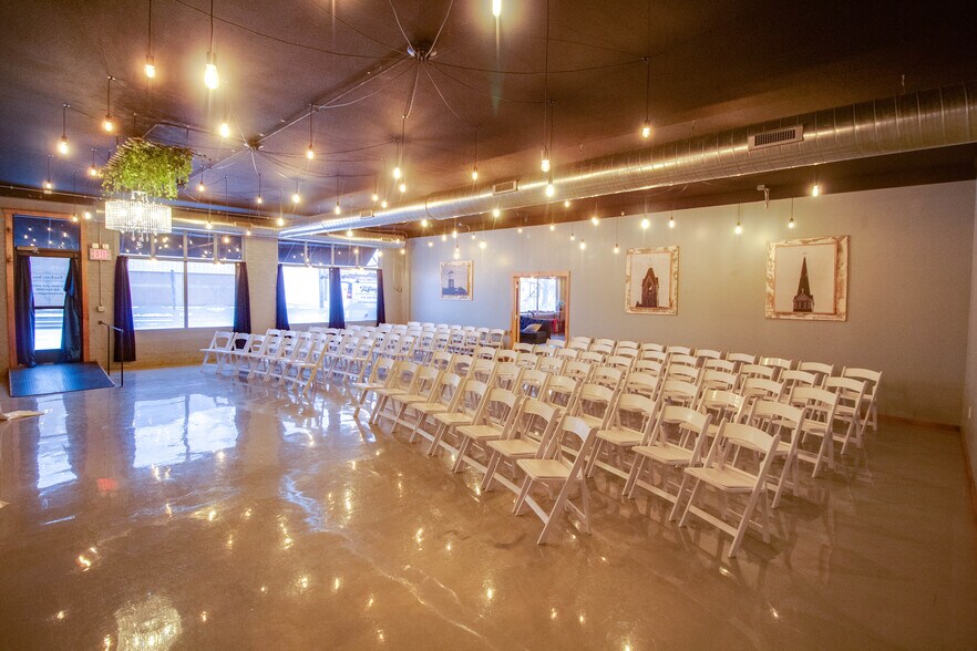 More Photos Of 309 N State St, Jerseyville Coworking Space