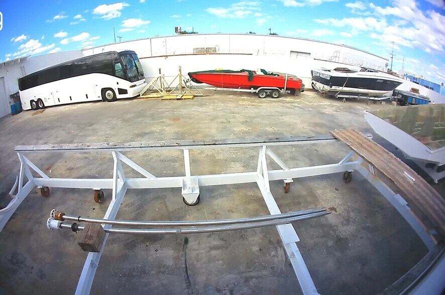 More Photos Of 2050 NE 153rd St, North Miami Beach Warehouse For Lease