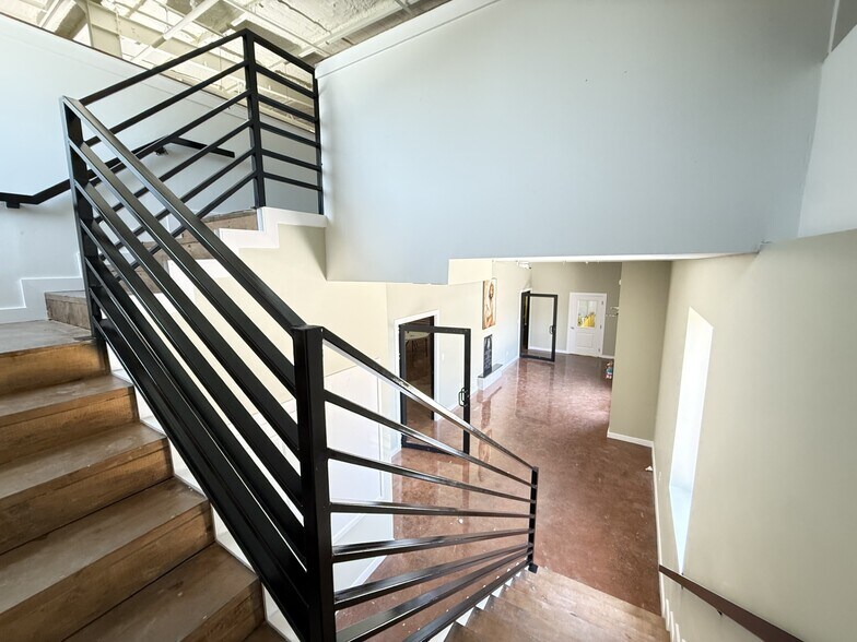 More Photos Of 200 W Cano St, Edinburg Religious Facility For Lease