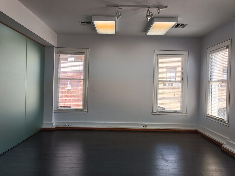 More Photos Of 26-38 S Raymond Ave, Pasadena Storefront Retail Office For Lease