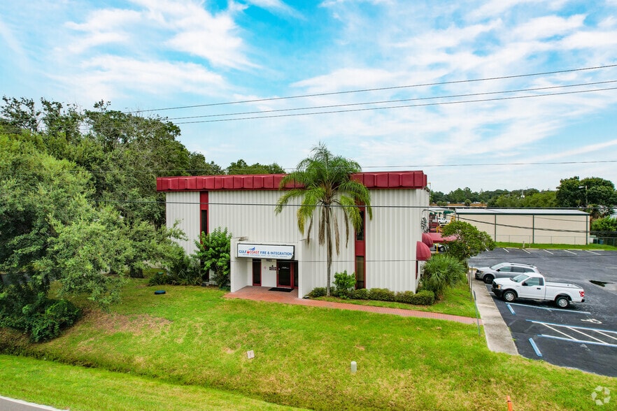 More Photos Of 1921 Tampa East Blvd, Tampa Light Manufacturing For Lease