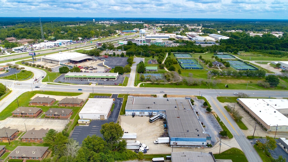 More Photos Of 1303 Parker Rd SE, Conyers Showroom For Lease