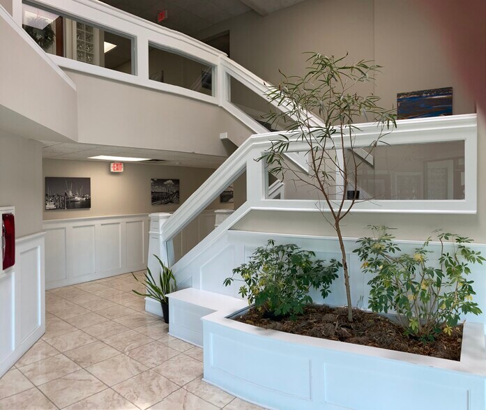 More Photos Of 1442 Military Cutoff Rd, Wilmington Medical For Lease