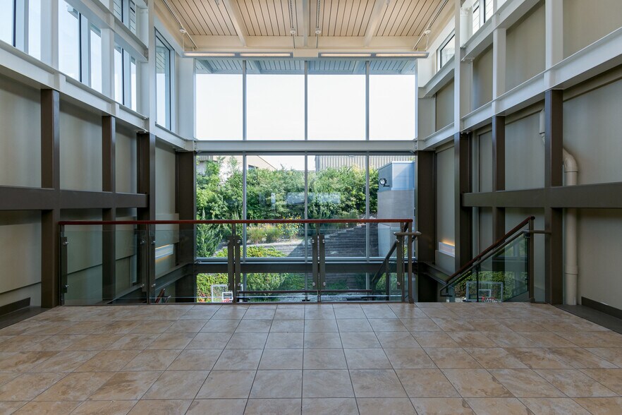 More Photos Of 1632 McCain Ln, Manhattan Sorority Fraternity House For Sale