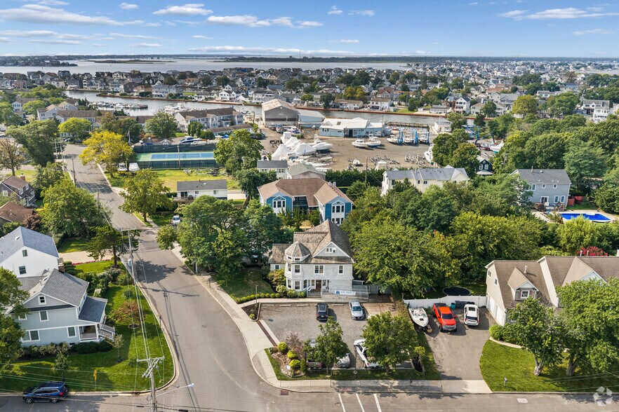 More Photos Of 704 Howe St, Point Pleasant Office For Sale