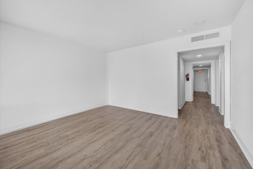 More Photos Of 28-40 E Minarets Ave, Pinedale Medical For Lease