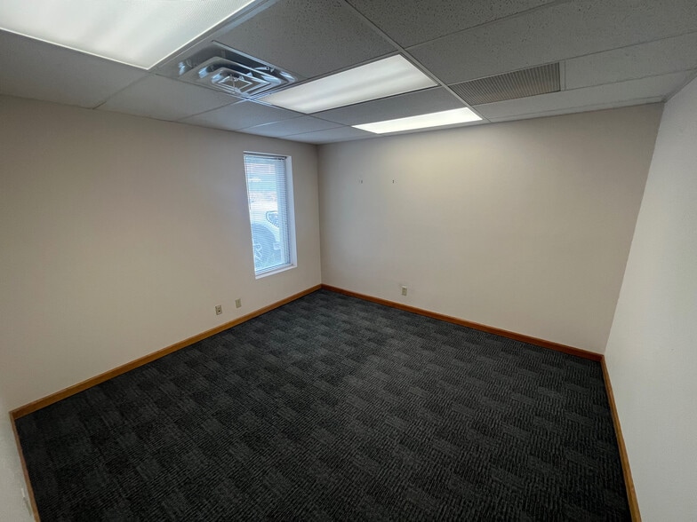 More Photos Of 3730 Sinton Rd, Colorado Springs Office For Sale