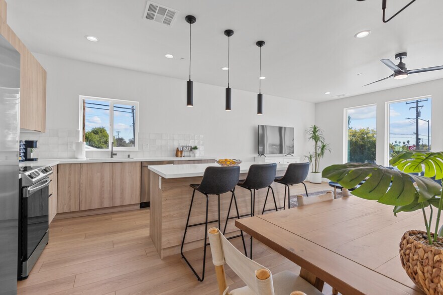 More Photos Of 4821 Chippendale Dr, Sacramento Multifamily For Sale