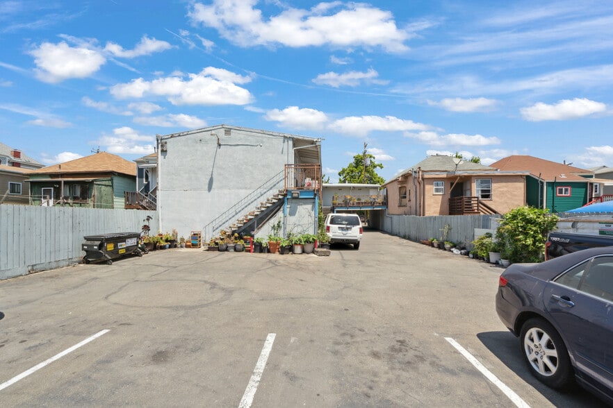 More Photos Of 839 Isabella St, Oakland Hotel For Sale