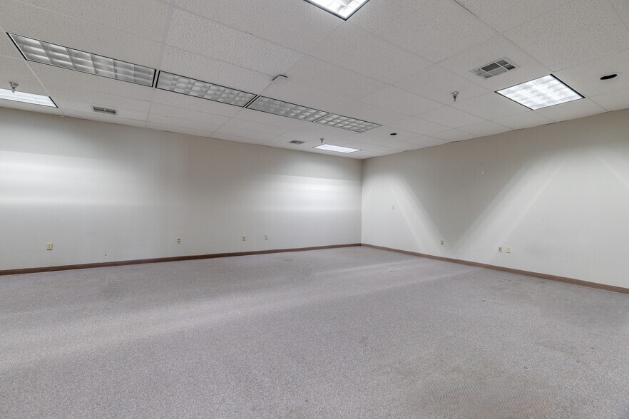 More Photos Of 401 Thomas Rd, West Monroe Medical For Lease