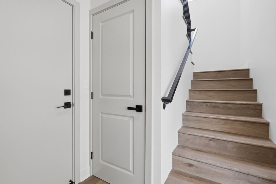 More Photos Of 1507 W 83rd St, Los Angeles Apartments For Sale