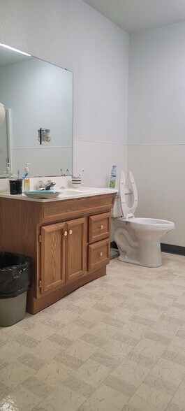 More Photos Of 315 E Pleasant Run Rd, DeSoto Medical For Sale