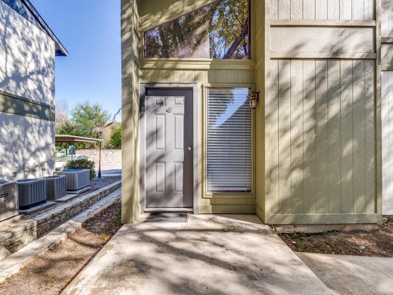More Photos Of 100 Lorenz Rd, San Antonio Apartments For Sale