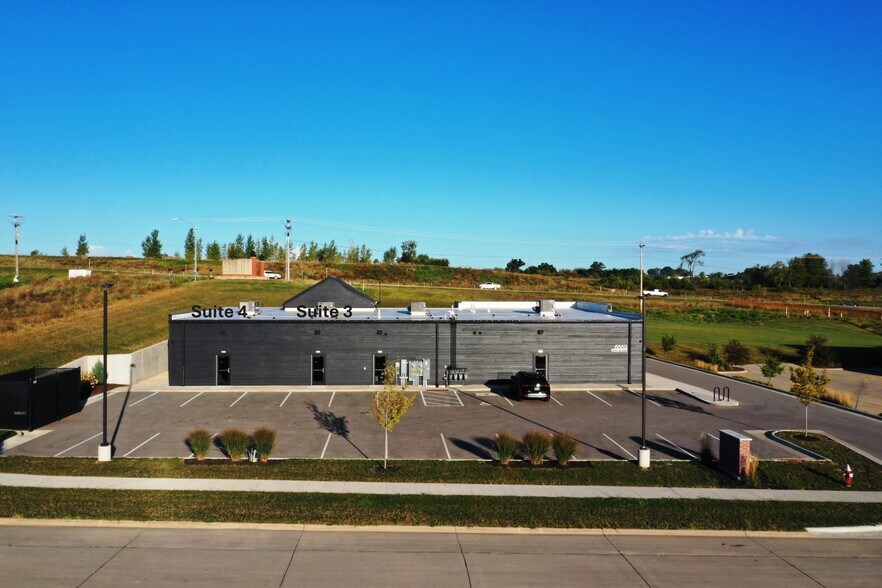 More Photos Of 6689 Boulder Brook Ct, Dubuque Medical For Lease